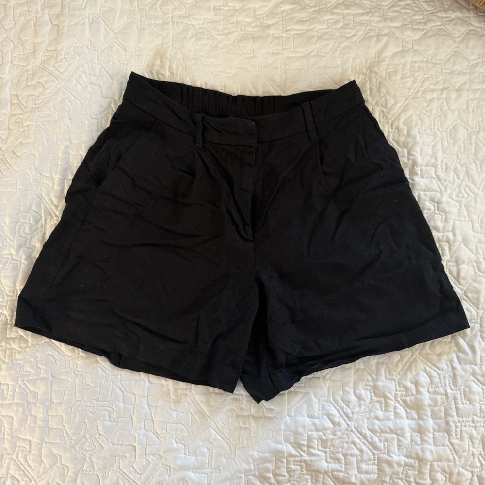 Old Navy linen pleated shorts